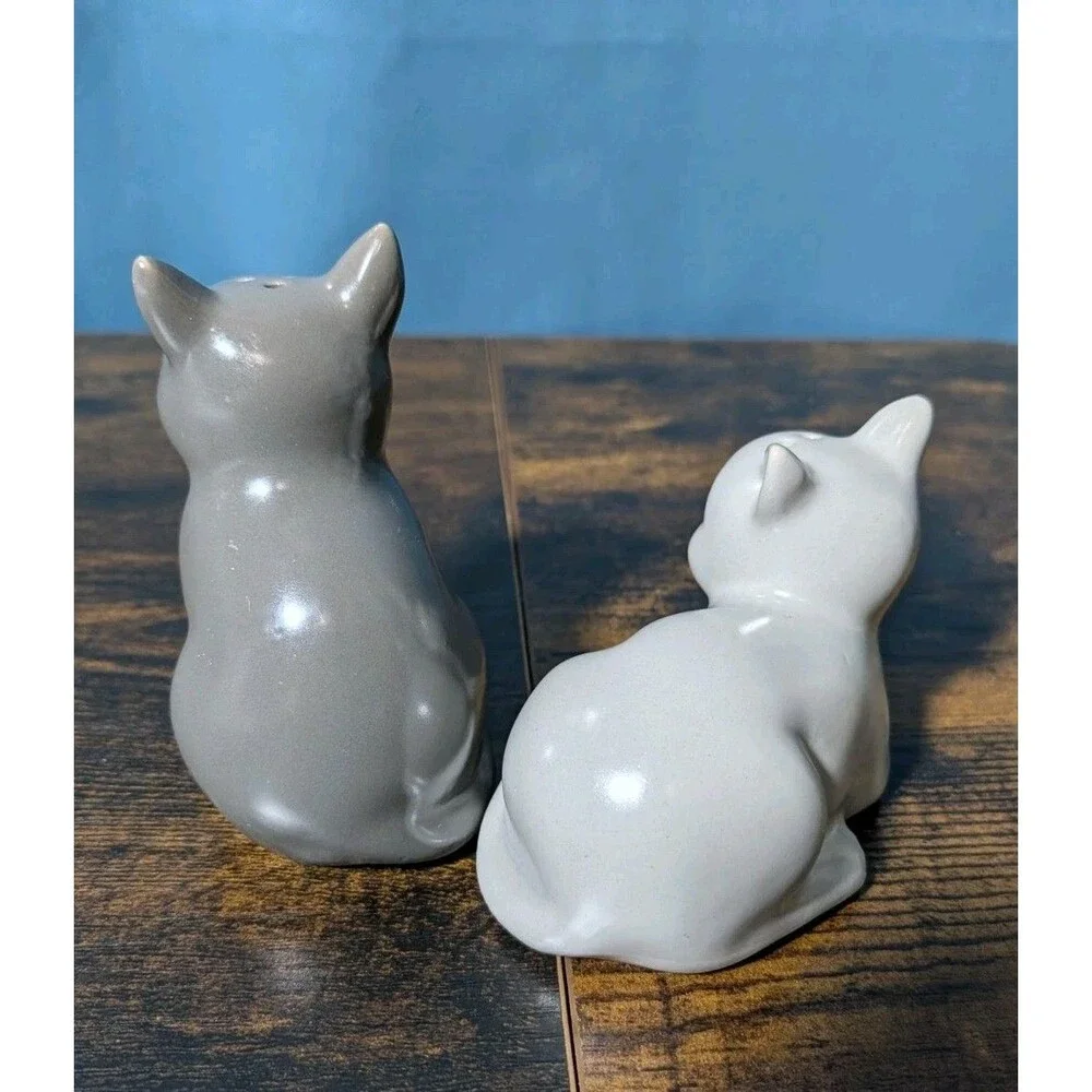 Target Cat Salt and Pepper Shaker Light & Dark Gray Pair With Plugs